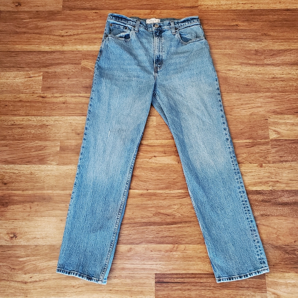 A & F Women's The 90's Straight Ultra Highrise 30/10 R Mid Wash
